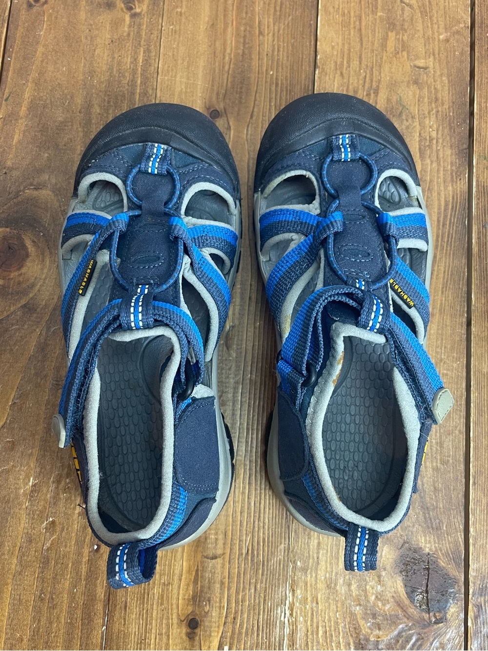 Keen kids size 1 blue Venice hiking sandals